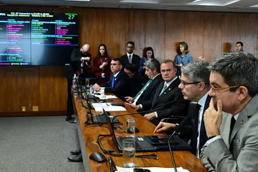 Imagem ilustrativa da imagem O fim da PEC da Blindagem