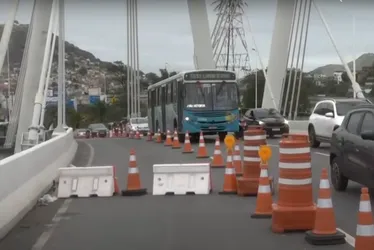 Imagem ilustrativa da imagem Obras para corrigir desnível na Ponte da Passagem devem durar até março de 2026