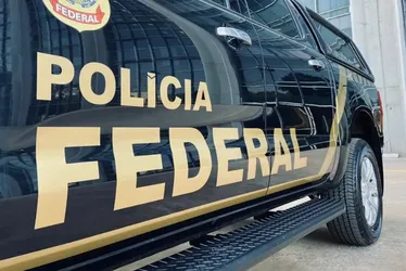 Imagem ilustrativa da imagem PF cumpre busca e apreensão de celulares na casa de Bolsonaro