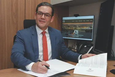 Imagem ilustrativa da imagem Pai que abandonou filha é condenado a pagar R$ 150 mil de indenização