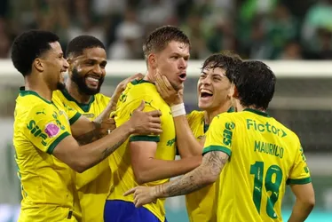 Imagem ilustrativa da imagem Palmeiras goleia Bragantino e segue na liderança do Campeonato Brasileiro