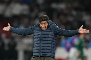 Imagem ilustrativa da imagem Palmeiras leva três no primeiro tempo, perde da LDU e se complica na Libertadores