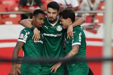 Imagem ilustrativa da imagem Palmeiras vira líder sob embalo de Flaco-Roque e retorno do 'fator Allianz'