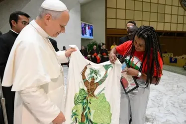 Imagem ilustrativa da imagem Papa Leão XIV recebe MST no Vaticano e diz que 'terra, teto e trabalho são direitos