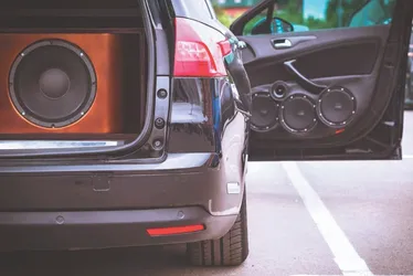 Imagem ilustrativa da imagem Perturbação do sossego: 1.123 multados por usar som alto no carro