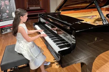 Imagem ilustrativa da imagem Pianista capixaba de 9 anos se destaca na Europa