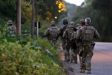 Imagem ilustrativa da imagem Plano contra violência policial na Bahia prevê até prêmio em dinheiro para reduzir mortes por PMs