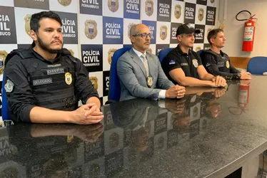 Imagem ilustrativa da imagem Polícia Civil desarticula quadrilha violenta e prende 16 pessoas, incluindo PM