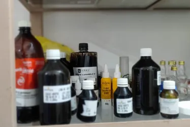 Imagem ilustrativa da imagem Sócios em fábrica clandestina de bebidas em San Martin vão para o Cotel