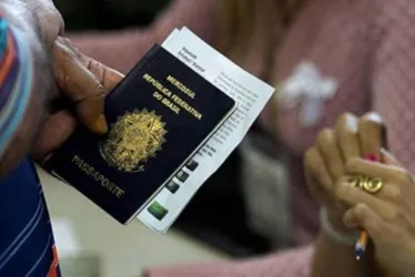 Imagem ilustrativa da imagem Polícia Federal pode interromper emissão de passaporte por falta de verba; entenda motivo