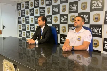 Imagem ilustrativa da imagem Polícia prende dupla suspeita de 40 roubos a farmácias na Região Metropolitana