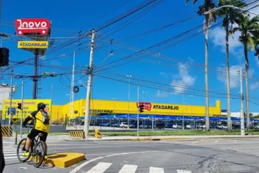 Imagem ilustrativa da imagem Poste de alta tensão cai e interdita Avenida Abdias de Carvalho nesta sexta-feira
