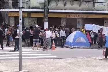 Imagem ilustrativa da imagem Protesto em frente ao Palácio Anchieta complica trânsito em Vitória