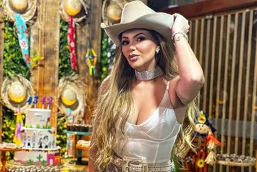 Imagem ilustrativa da imagem Quem foi Vanessa Rios, cantora que morreu aos 42 e planejava carreira internacional