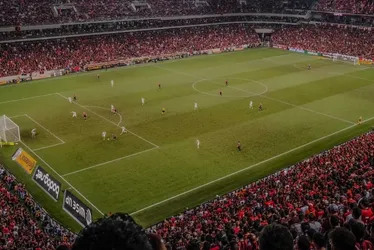 Imagem ilustrativa da imagem Rafael é expulso, Jandrei perde pênalti, e Athletico elimina o São Paulo
