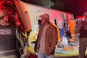 Imagem ilustrativa da imagem SDS-PE diz que 16 pessoas morreram em acidente com ônibus no agreste. Veja a nota: