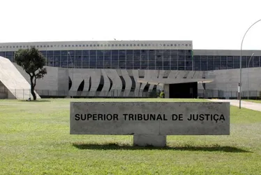 Imagem ilustrativa da imagem STJ pode liberar bloqueio de salário para quitar dívidas