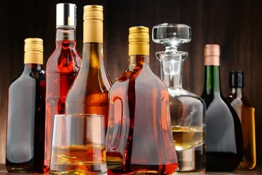 Imagem ilustrativa da imagem Saiba os 7 erros mais comuns em bebidas falsificadas e como reconhecê-los