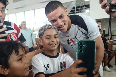 Imagem ilustrativa da imagem Santa Cruz sobe o morro para agradecer a conquista do acesso à Série C