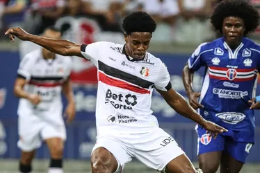 Imagem ilustrativa da imagem Santa Cruz sofre, resiste e canta alto: está na final da Série D