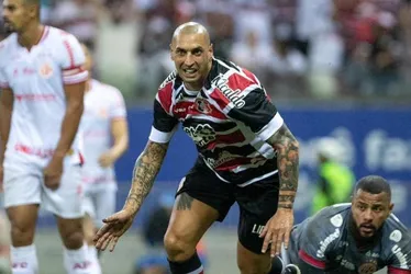 Imagem ilustrativa da imagem Santa Cruz vence América/RN e dá passo importante para acesso à Série C