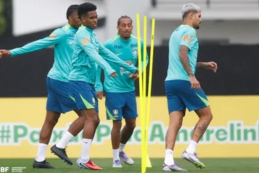 Imagem ilustrativa da imagem Seleção inicia treinos para encarar o Chile desfalcada
