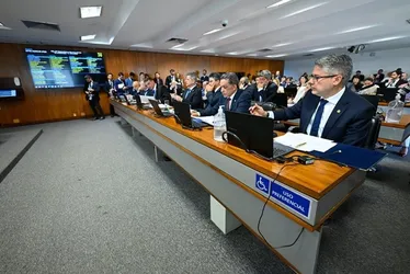 Imagem ilustrativa da imagem Senado aprova projeto que aumenta tempo de internação para adolescentes infratores