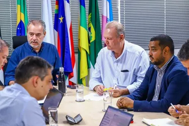 Imagem ilustrativa da imagem Silvio Costa Filho anuncia visita de Lula em meio a pressão contra Danilo Cabral