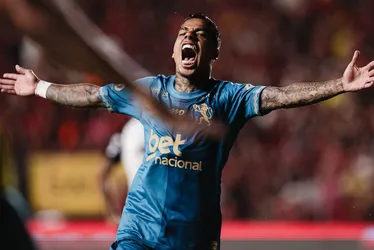 Imagem ilustrativa da imagem Sport quebra jejum e vence o Corinthians na Ilha do Retiro após dois gols anulados