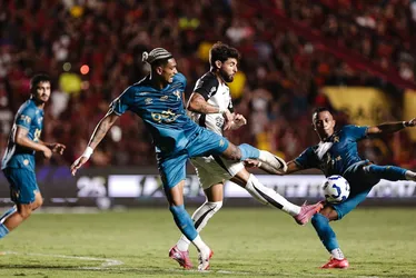 Imagem ilustrativa da imagem Sport quebra jejum e vence o Corinthians na Ilha do Retiro após dois gols anulados