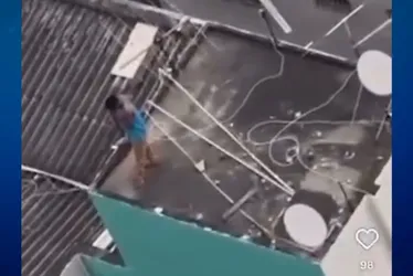 Imagem ilustrativa da imagem Suspeito de roubar bicicleta sobe em terraço de prédio pra fugir de agressões