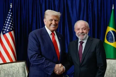 Imagem ilustrativa da imagem Trump parabeniza Lula e diz que negociações com Brasil prosseguem