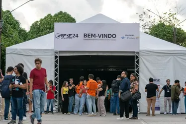 Imagem ilustrativa da imagem UFPE no Mercado 2025: estudantes podem sair com proposta de estágio ou trainee