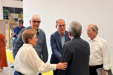 Imagem ilustrativa da imagem Unimed Recife inaugura Centro de Distribuição para abastecer rede própria