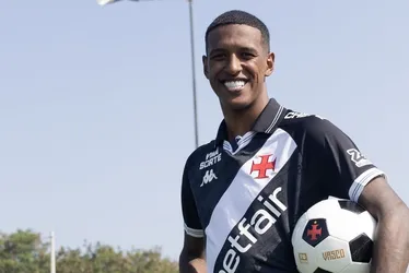 Imagem ilustrativa da imagem Vasco anuncia a contratação por empréstimo do zagueiro Robert Renan