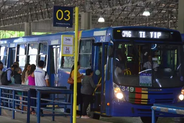 Imagem ilustrativa da imagem Veja itinerários de ônibus que serão desviados por causa da interdição da BR-232
