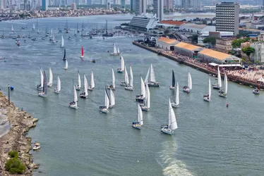 Imagem ilustrativa da imagem Veleiro "Adrenalina Pura" vence a Regata Recife-Fernando de Noronha 2025