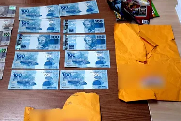 Imagem ilustrativa da imagem Vigilante é preso com R$ 2 mil em notas falsas na cidade de Timbaúba
