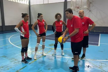 Imagem ilustrativa da imagem Vôlei de Cuba aposta em técnico brasileiro para tentar voltar à Olimpíada