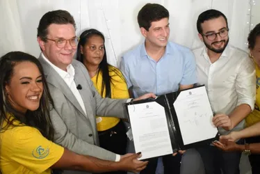Imagem ilustrativa da imagem Wolney anuncia em Pernambuco início de pagamentos a famílias afetadas pelo Zika
