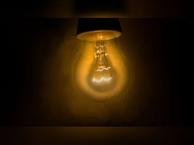Imagem ilustrativa da imagem Apagão deixa 600 mil pernambucanos sem energia elétrica