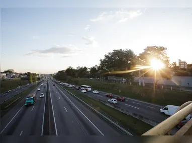 Imagem ilustrativa da imagem Justiça proíbe multa para quem não pagar pedágio ‘free flow’ da Dutra