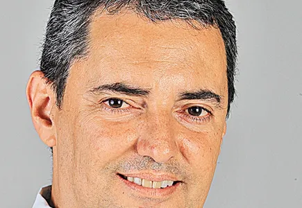 
          Imagem ilustrativa da imagem A bola fora
          