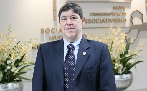 
          Imagem ilustrativa da imagem 232 mil têm de voltar à sala de aula para não perder emprego
          