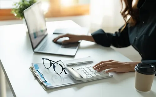 
          Imagem ilustrativa da imagem 2.600 demitidos viram empresários todo mês no ES
          