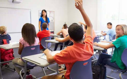 
          Imagem ilustrativa da imagem 28 mil profissionais da educação devem ser beneficiados com reajuste no ES
          