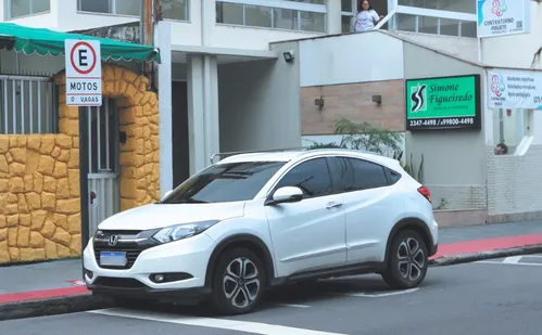 
          Imagem ilustrativa da imagem 87 mil multados este ano no ES por estacionar em locais proibidos
          