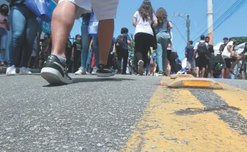 
          Imagem ilustrativa da imagem A Tribuna no Enem 2025: cadernos vão ajudar alunos na reta final dos estudos
          