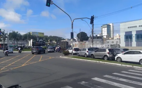 
          Imagem ilustrativa da imagem Acidente na Terceira Ponte complica o trânsito em Vila Velha
          