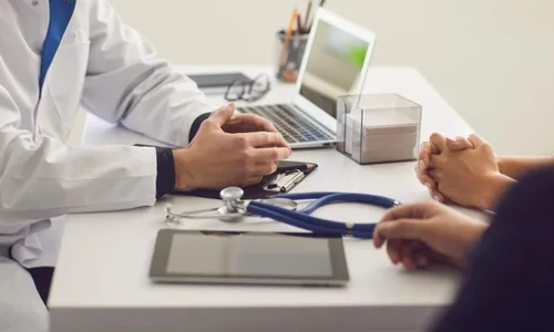 
          Imagem ilustrativa da imagem Aconselhamento de 3 minutos em serviços de saúde pode frear tabagismo
          